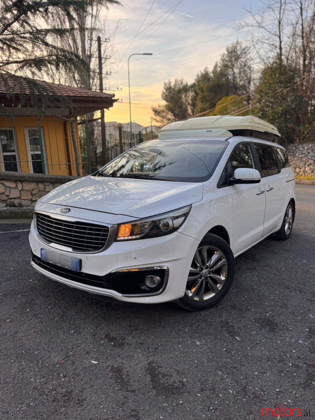 2015' Kia Carnival photo #3