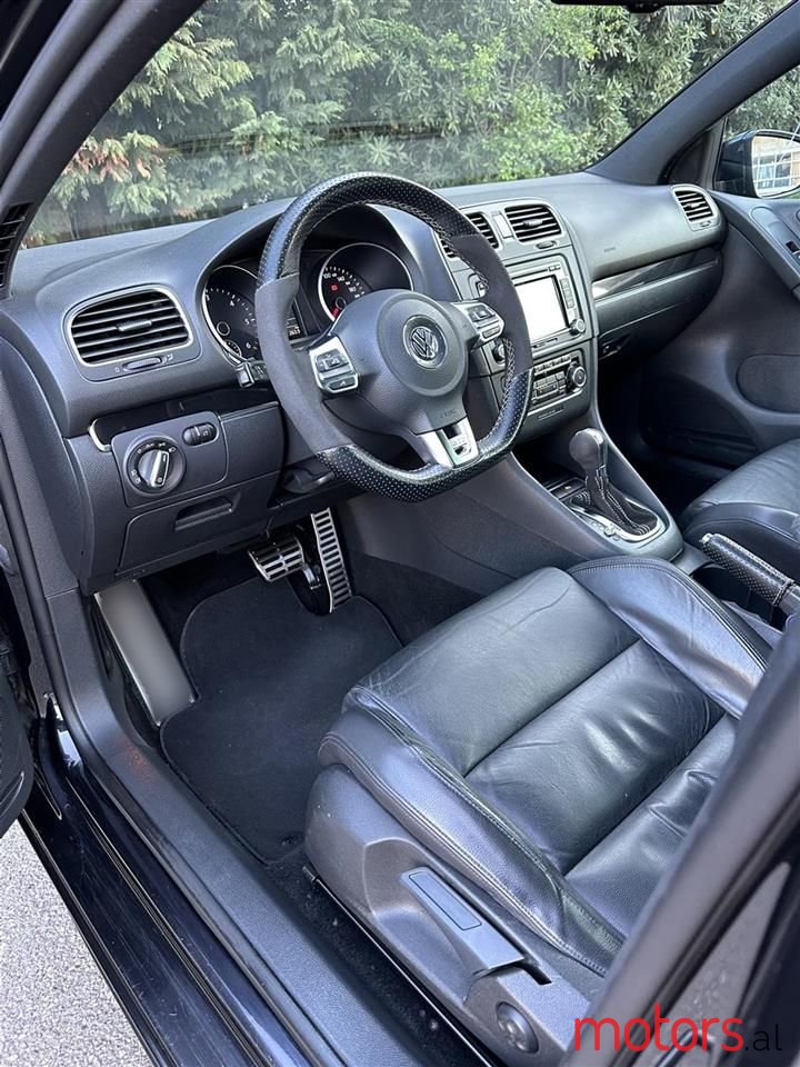 2010' Volkswagen Golf photo #6