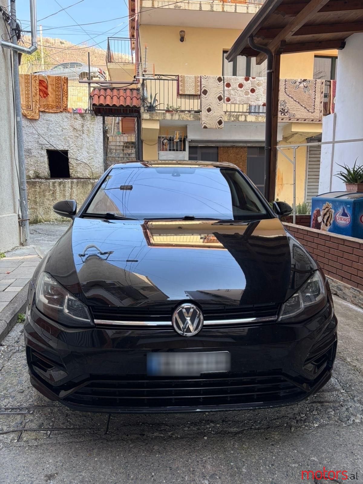 2015' Volkswagen Golf photo #1
