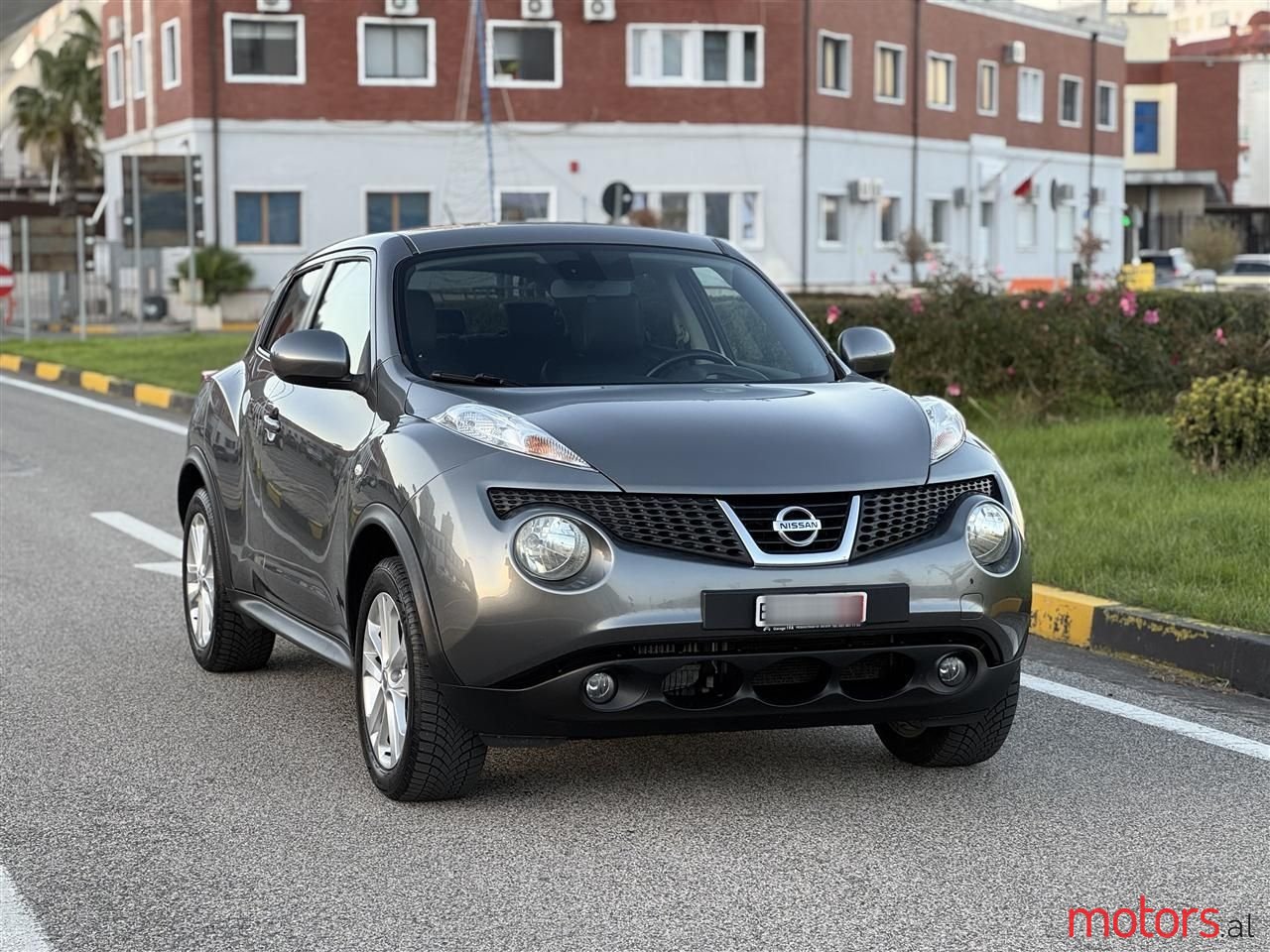 2012' Nissan Juke photo #2