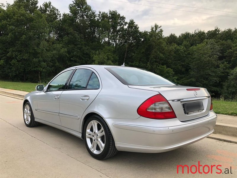 2008' Mercedes-Benz E 220 photo #4