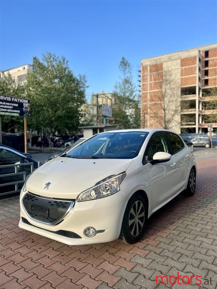 2012' Peugeot 208 photo #3