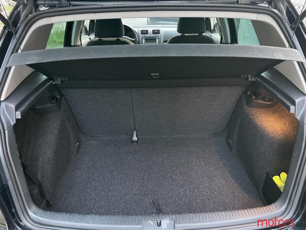 2008' Volkswagen Golf photo #4