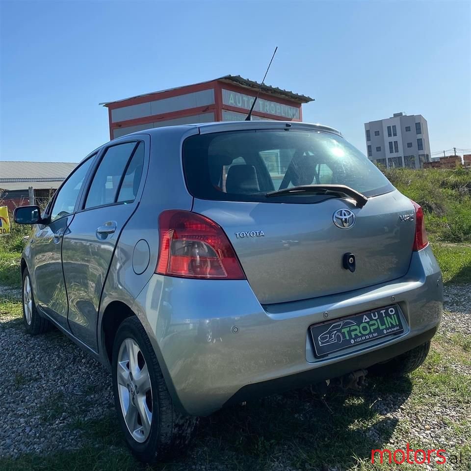 2009' Toyota Yaris photo #5