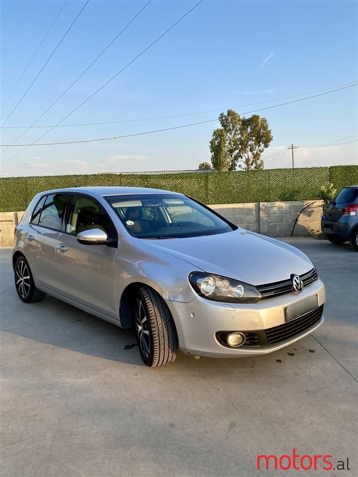 2010' Volkswagen Golf photo #2