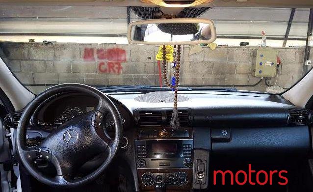 2005' Mercedes-Benz C-Class photo #1