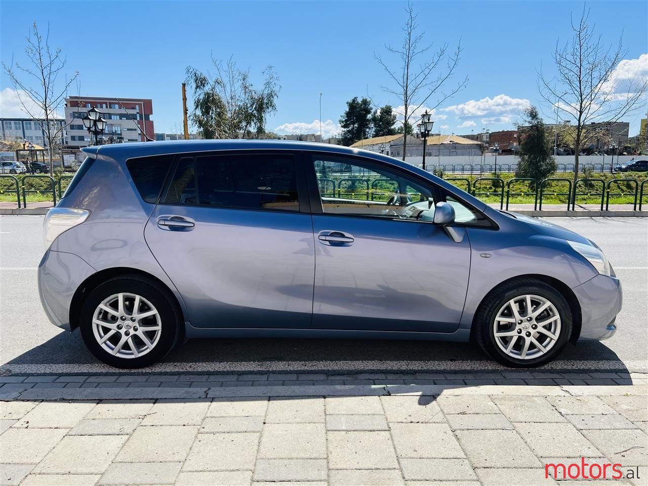 2009' Toyota Verso photo #3