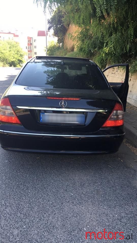 2009' Mercedes-Benz 320 photo #6