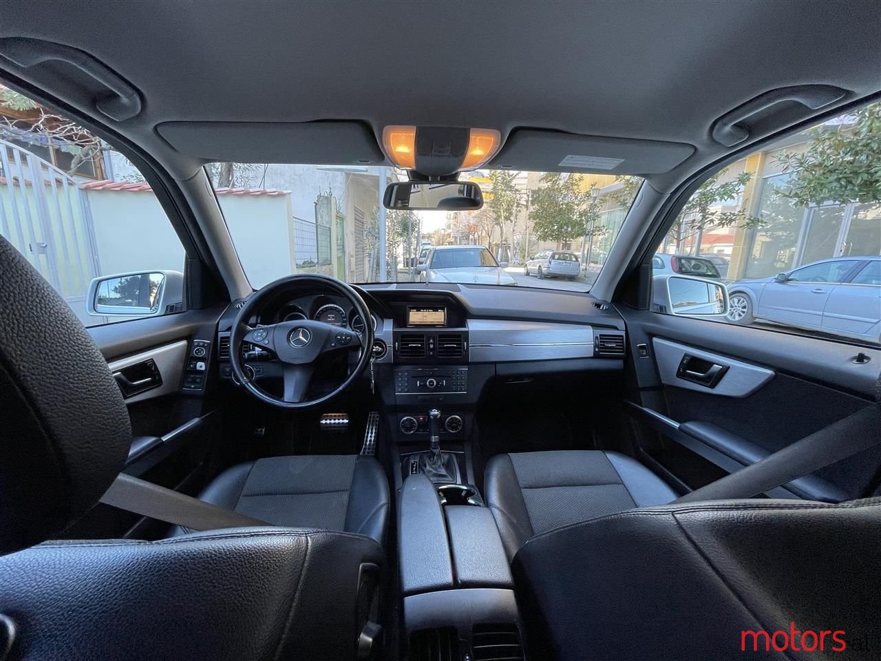 2011' Mercedes-Benz 220 photo #2