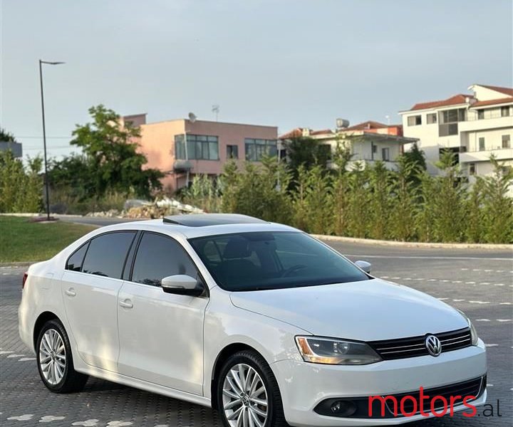 2012' Volkswagen Jetta photo #4