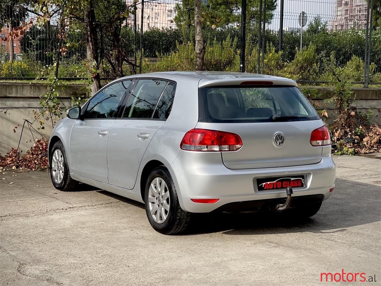 2009' Volkswagen Golf photo #4