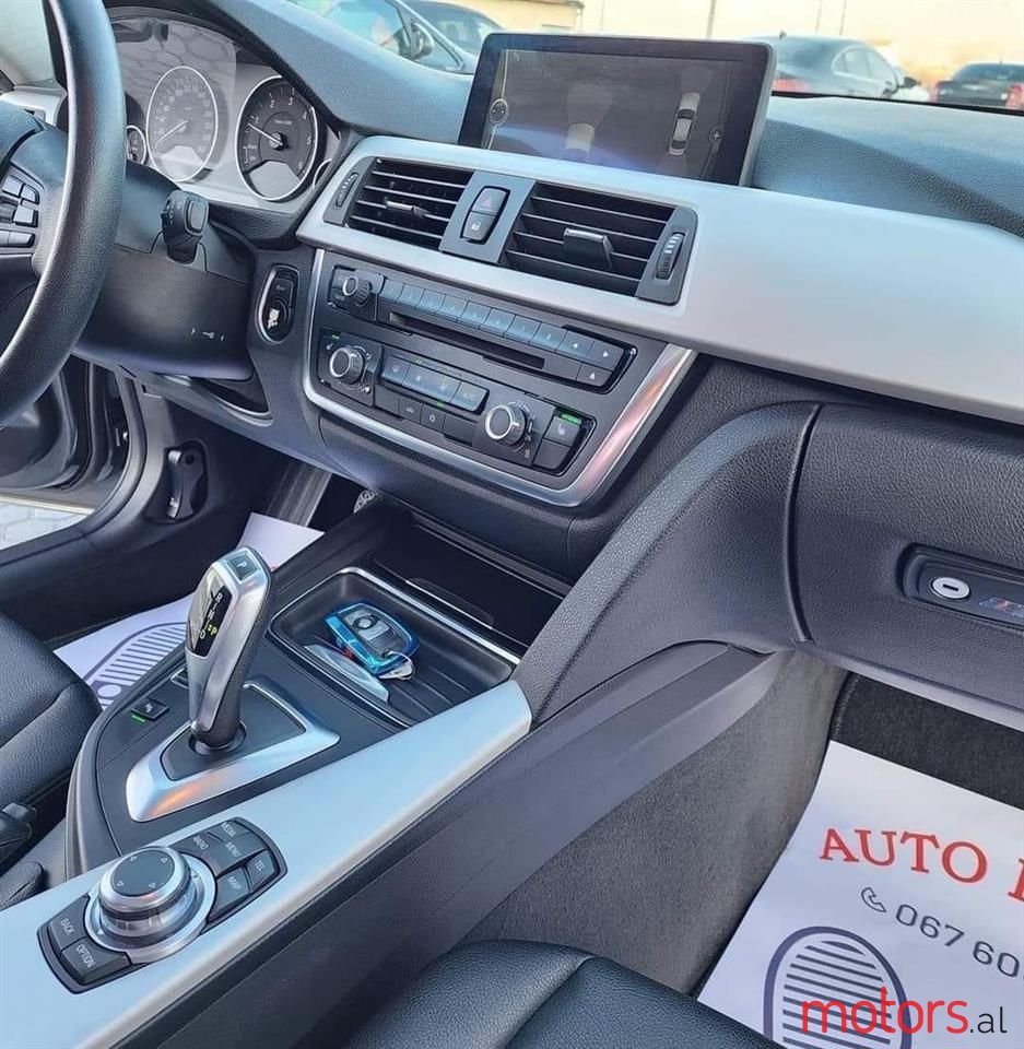 2012' BMW 320 photo #2