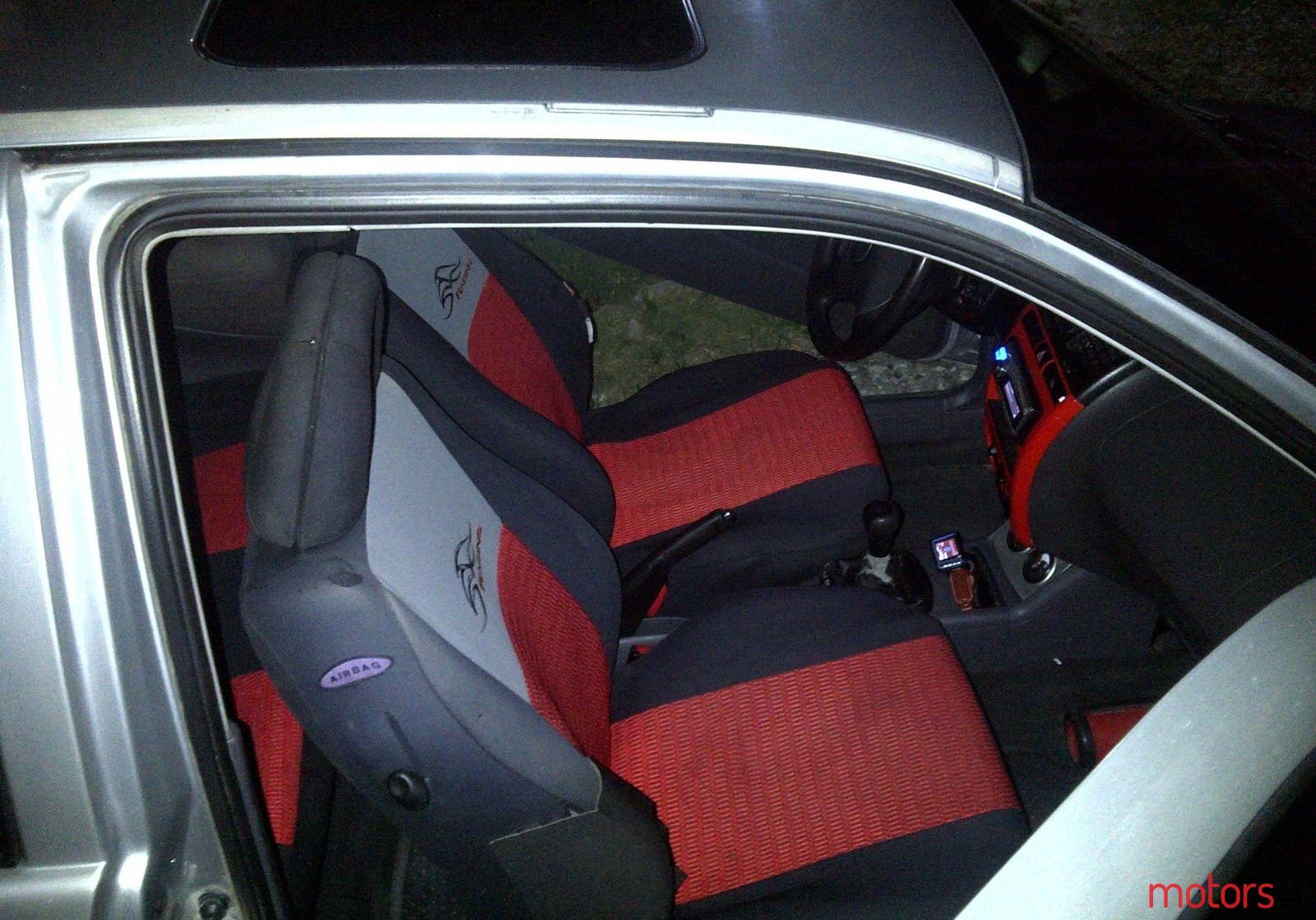 2002' SEAT Ibiza photo #1