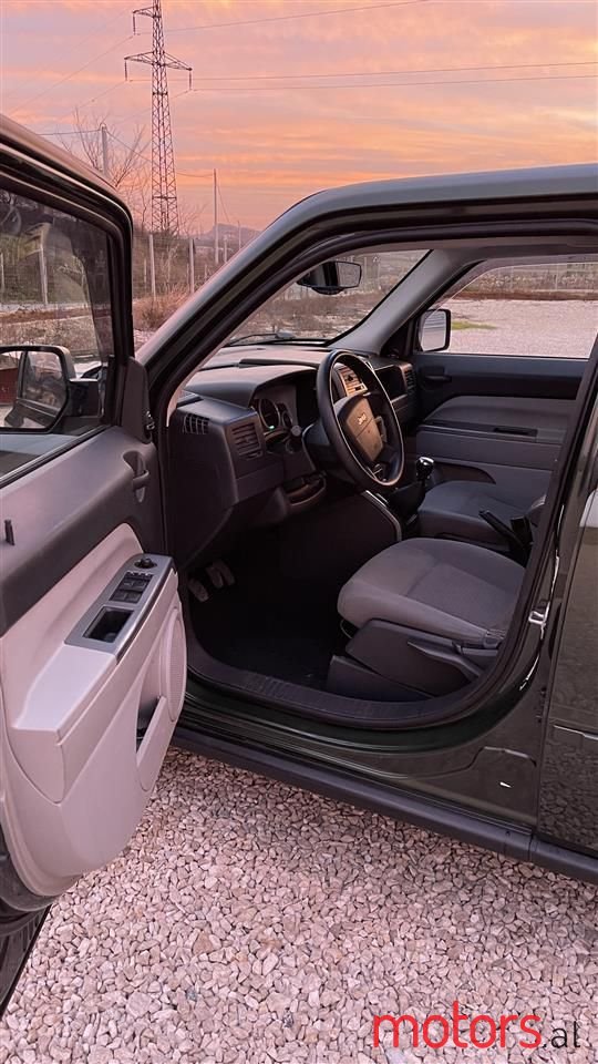 2007' Jeep Patriot photo #6