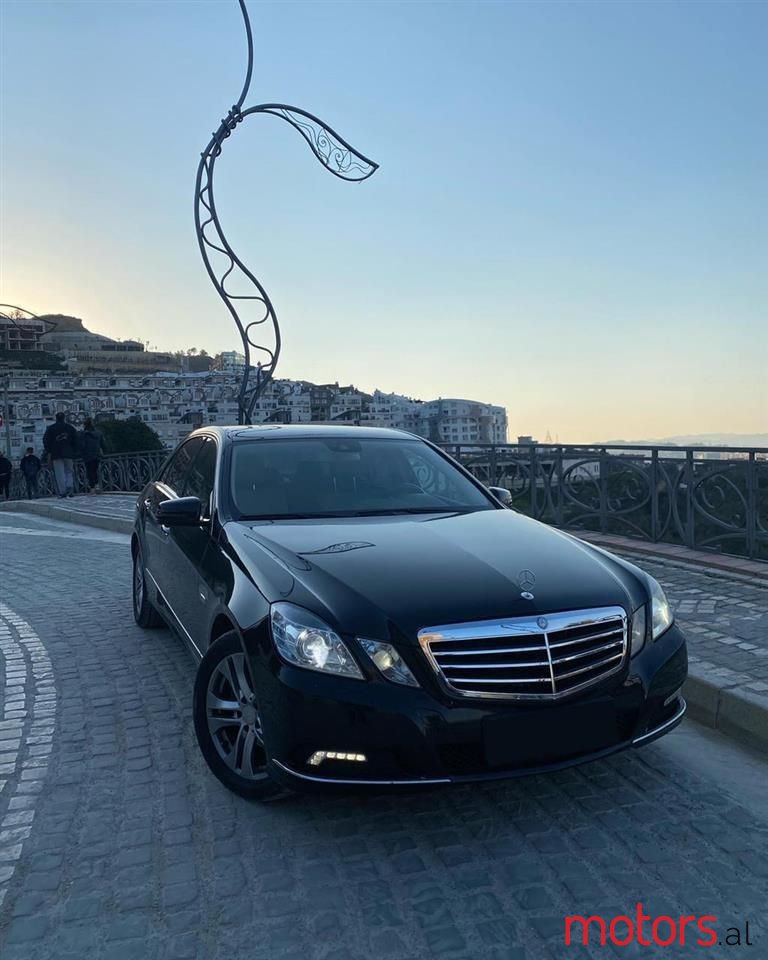 2010' Mercedes-Benz E 220 photo #4