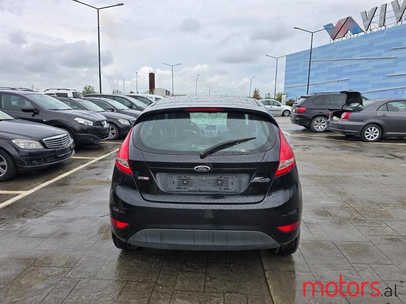 2011' Ford Fiesta photo #2