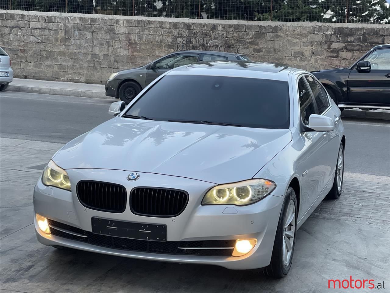 2012' BMW 520 photo #2