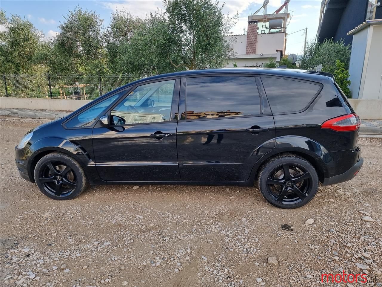 2011' Ford S-Max photo #3