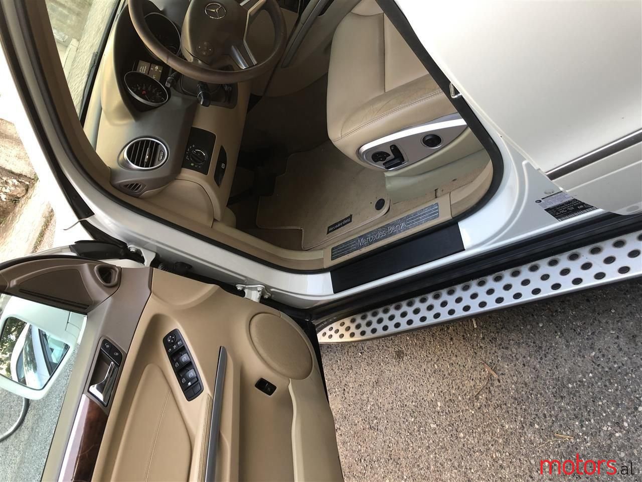 2010' Mercedes-Benz ML 350 photo #5