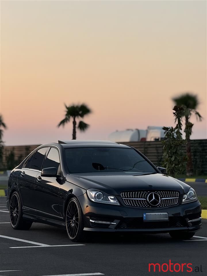 2012' Mercedes-Benz C 300 photo #3