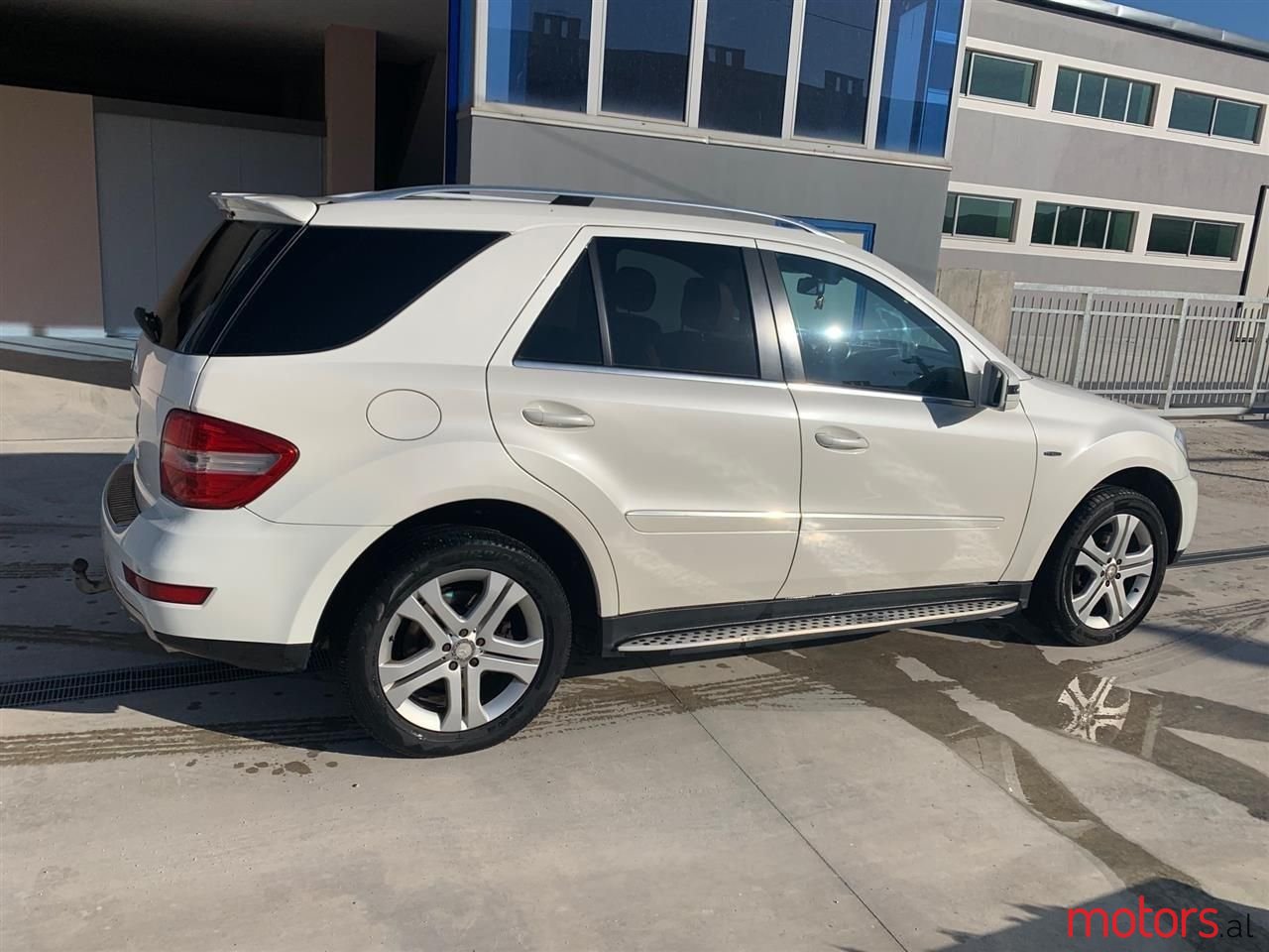 2010' Mercedes-Benz ML 350 photo #3