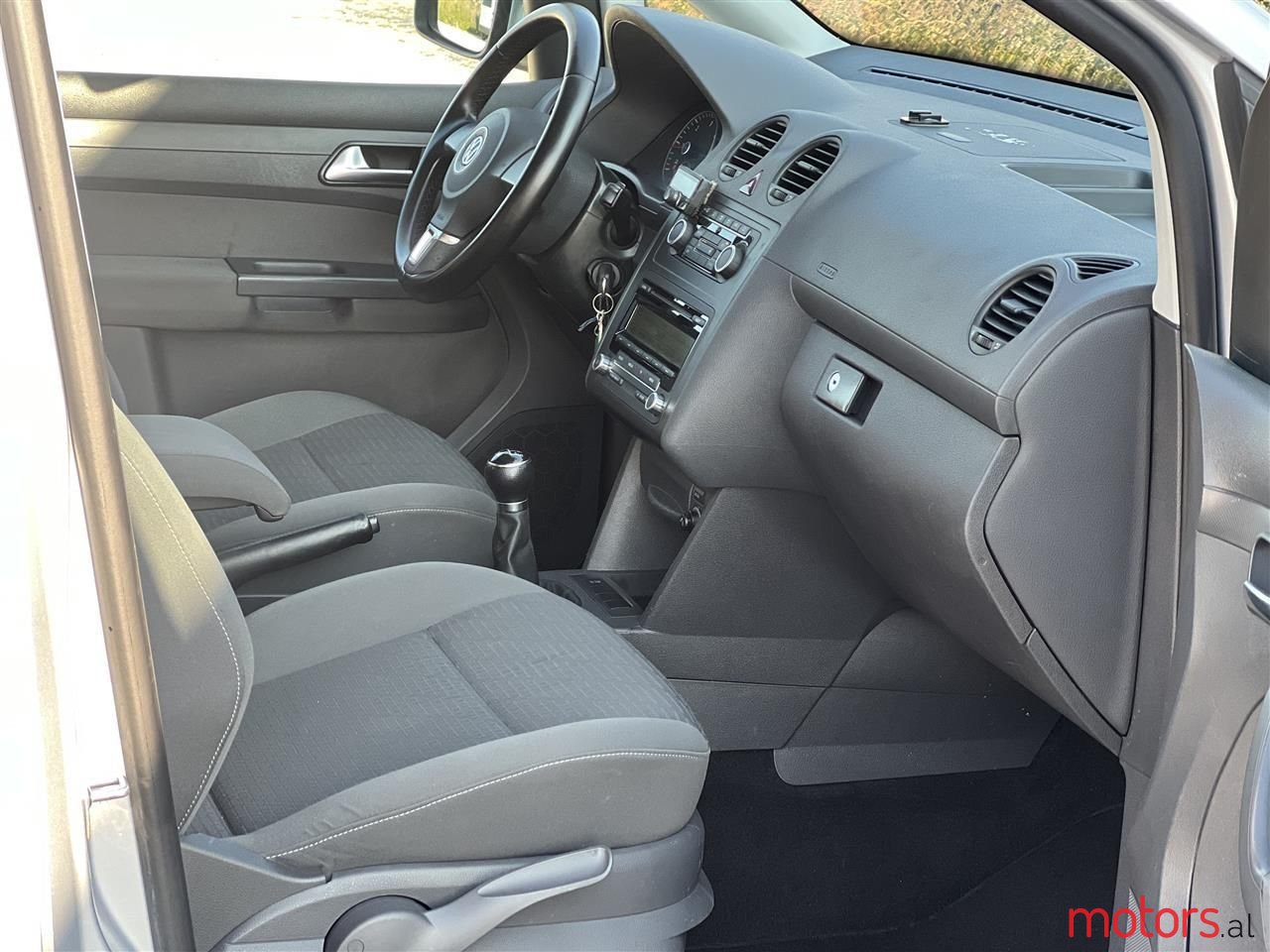 2012' Volkswagen Caddy photo #3