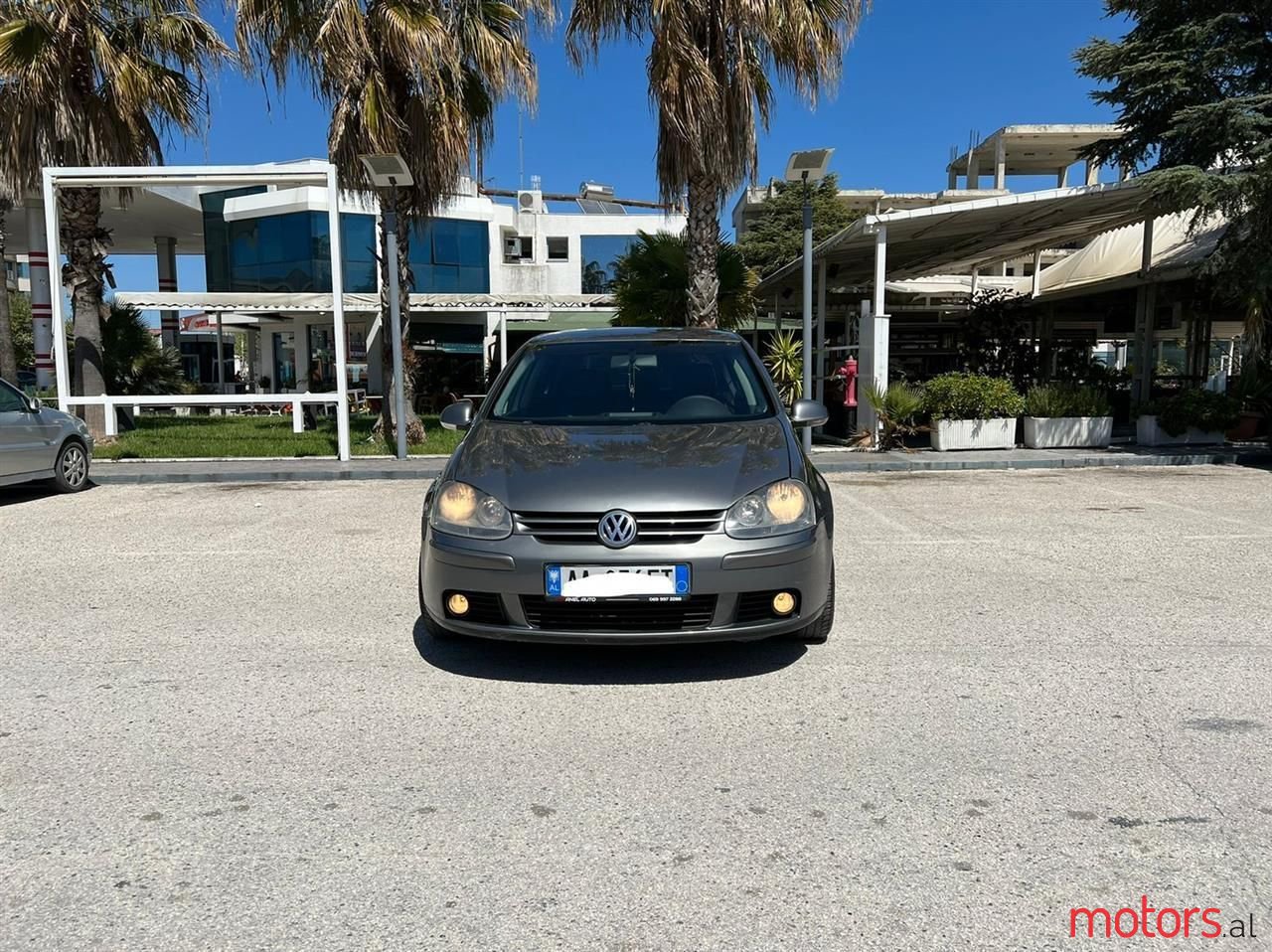 2005' Volkswagen Golf photo #2