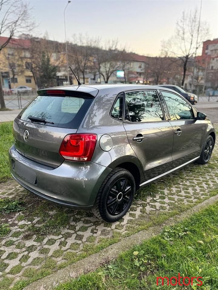 2010' Volkswagen Polo photo #4