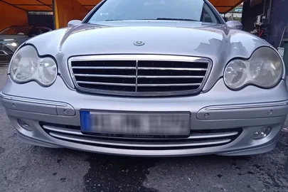 2005' Mercedes-Benz C 220
