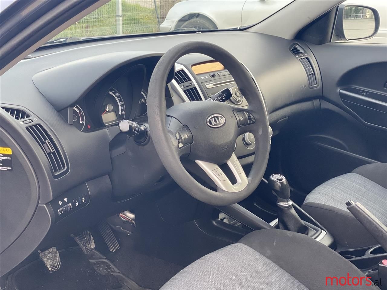 2011' Kia Ceed photo #2