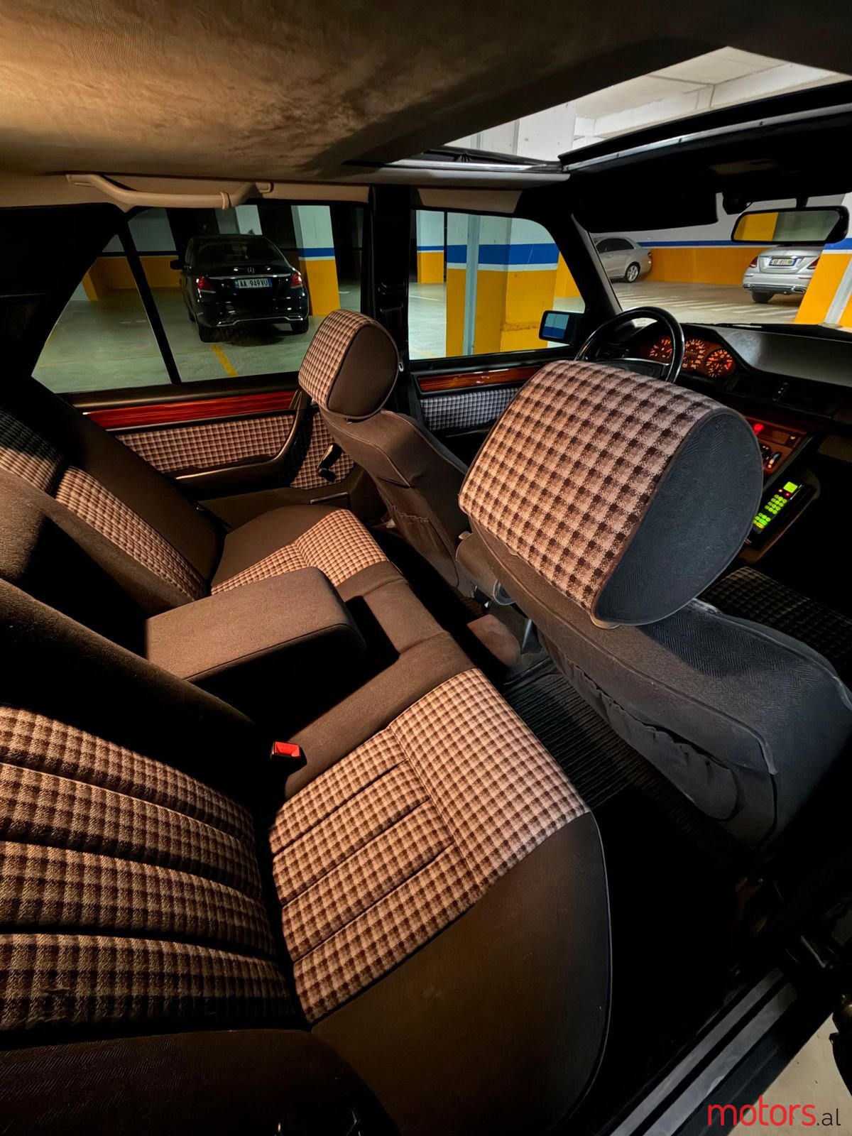 1994' Mercedes-Benz E 200 photo #2