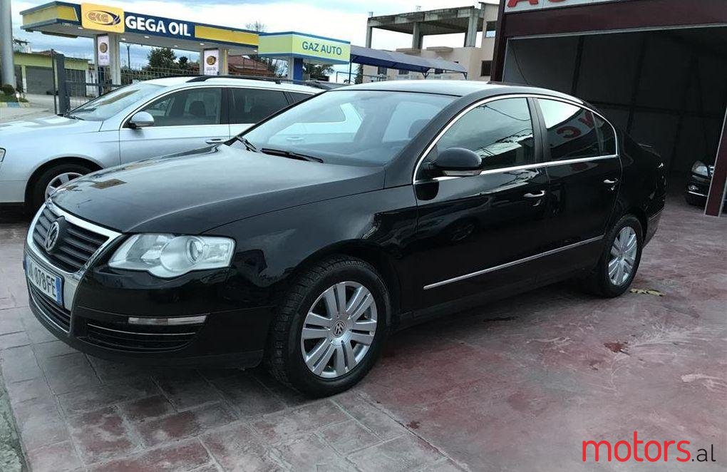 2005' Volkswagen Passat photo #2