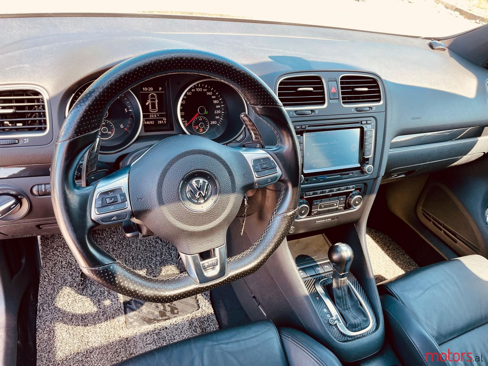 2010' Volkswagen Golf photo #3