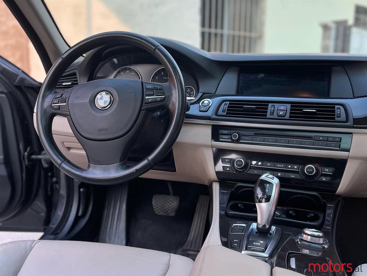 2012' BMW 528 photo #6