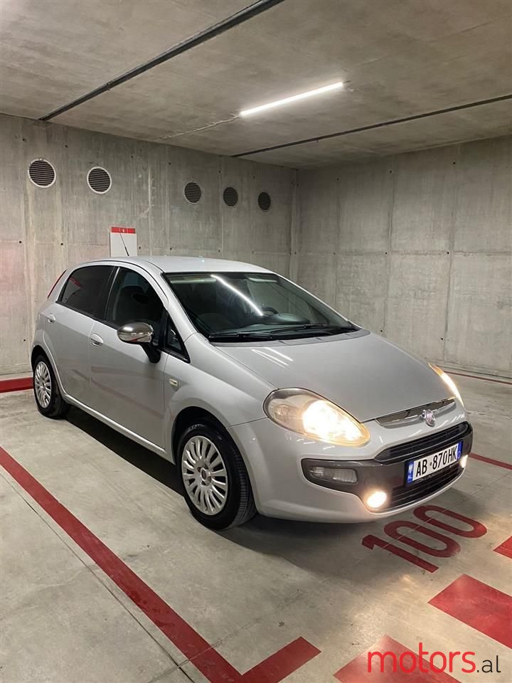 2010' Fiat Punto Evo photo #1