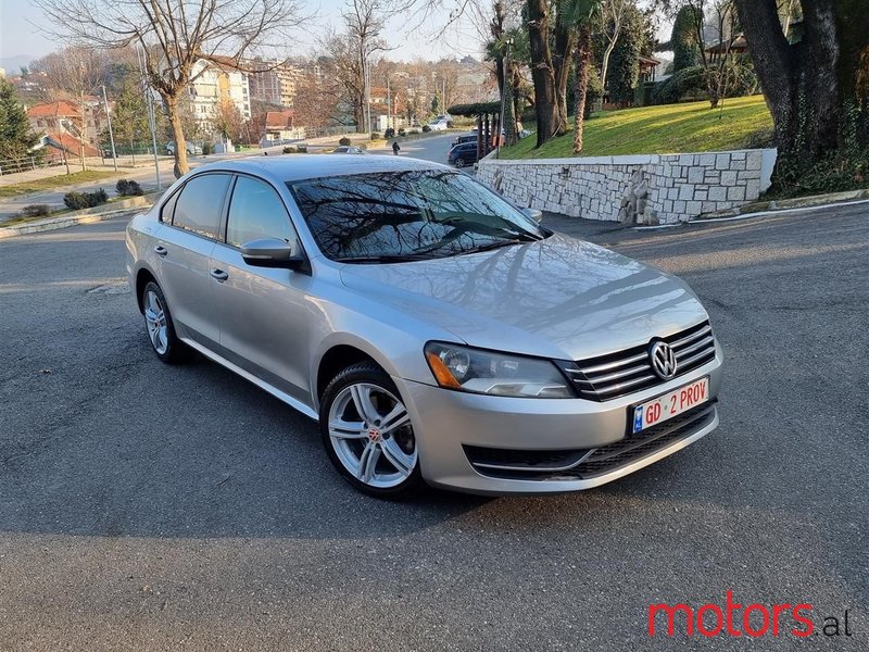 2013' Volkswagen Passat photo #1