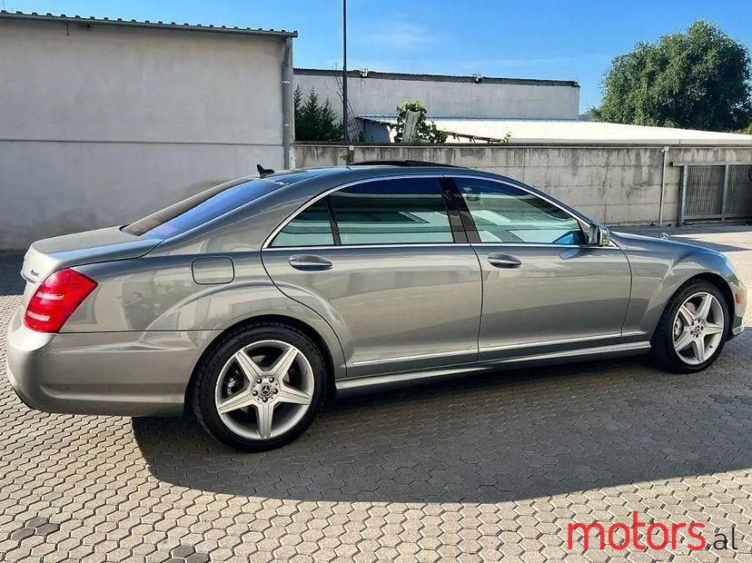 2012' Mercedes-Benz S 550 photo #4