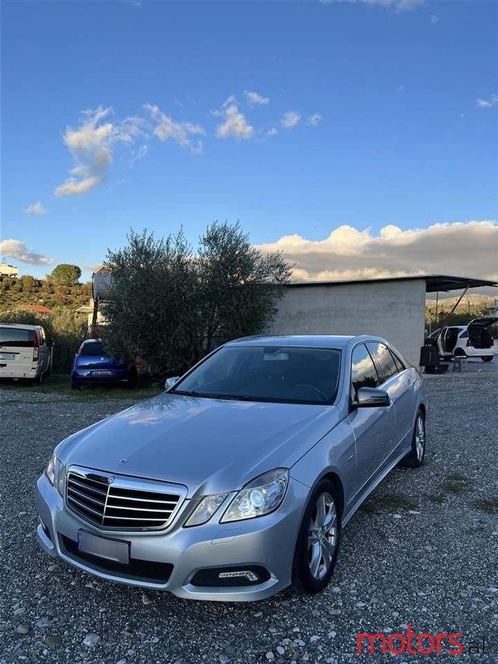 2009' Mercedes-Benz E 250 photo #4