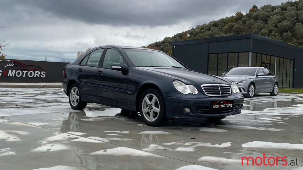 2005' Mercedes-Benz C-Class photo #2