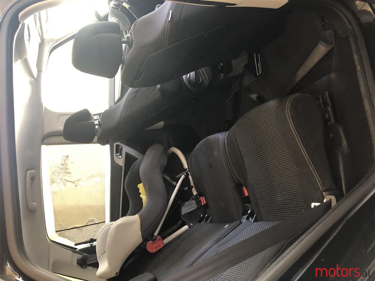 2011' Citroen C4 photo #5