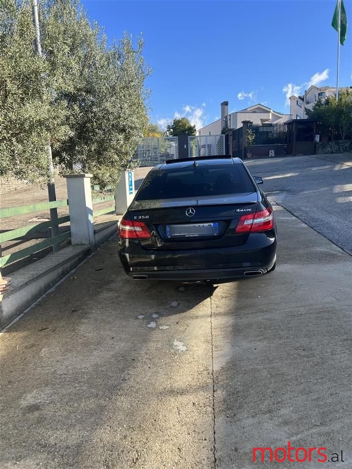 2010' Mercedes-Benz E 350 photo #2