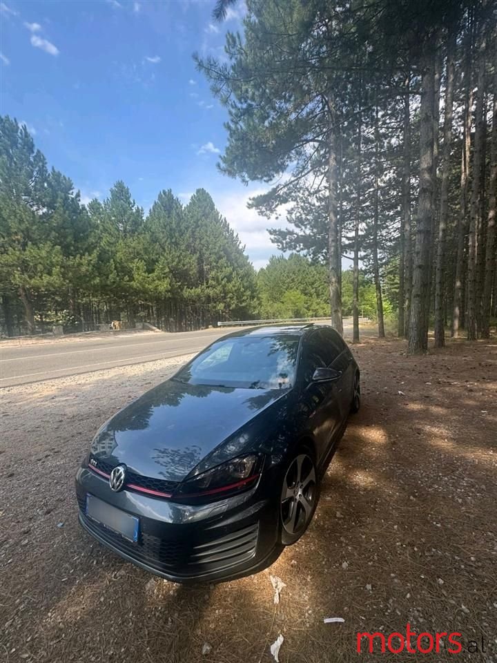 2016' Volkswagen Golf photo #3