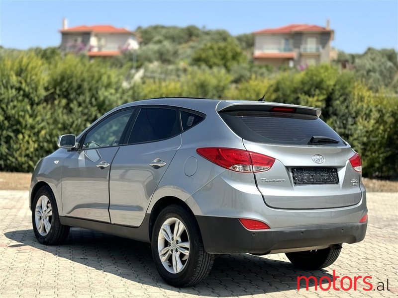 2011' Hyundai Tucson photo #6