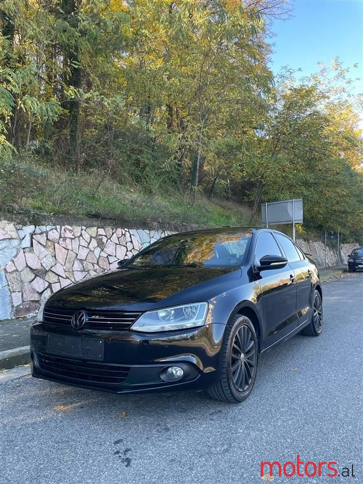 2012' Volkswagen Jetta photo #1