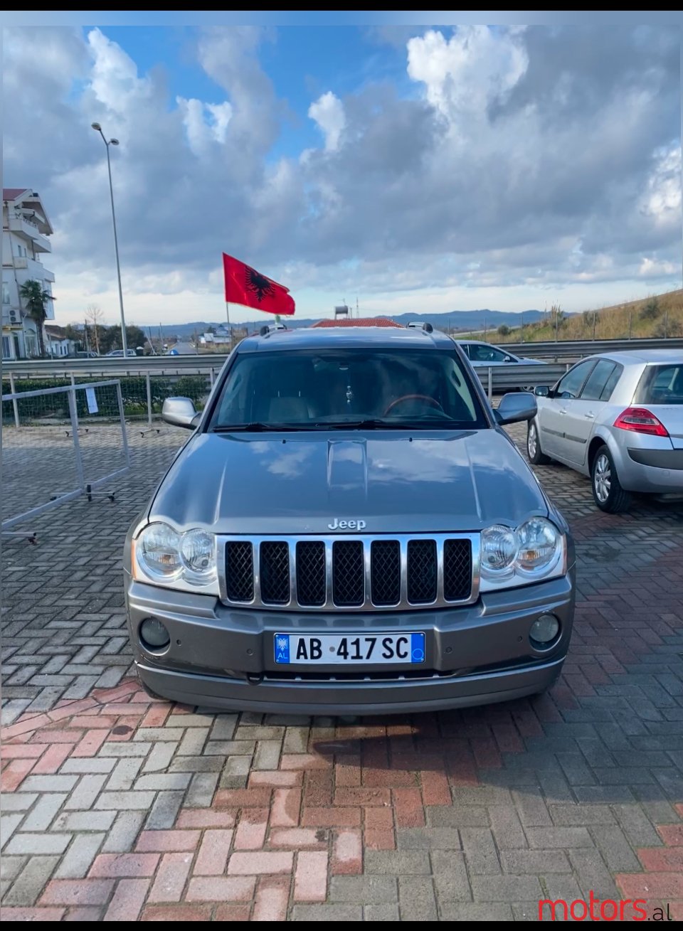 2007' Jeep Grand Cherokee photo #2