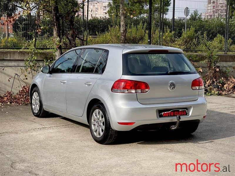 2009' Volkswagen Golf photo #4