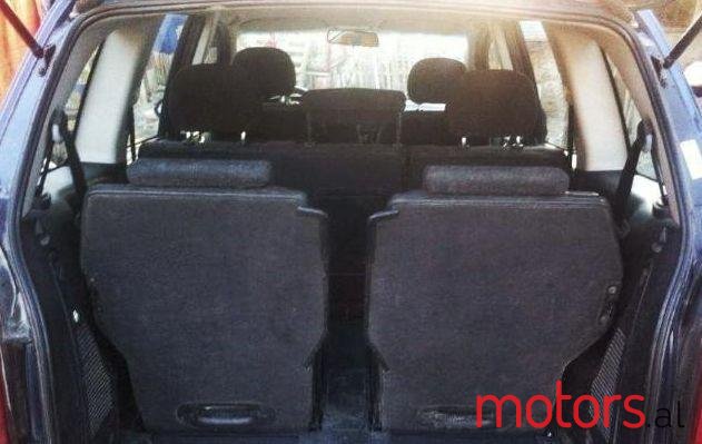 2000' Opel Zafira photo #1