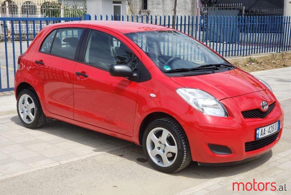 2009' Toyota Yaris photo #1