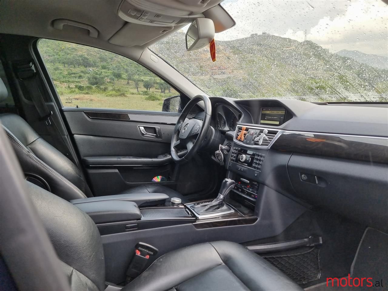 2010' Mercedes-Benz E 250 photo #6