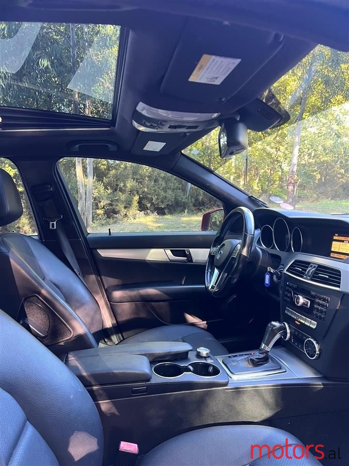 2012' Mercedes-Benz C 250 photo #5